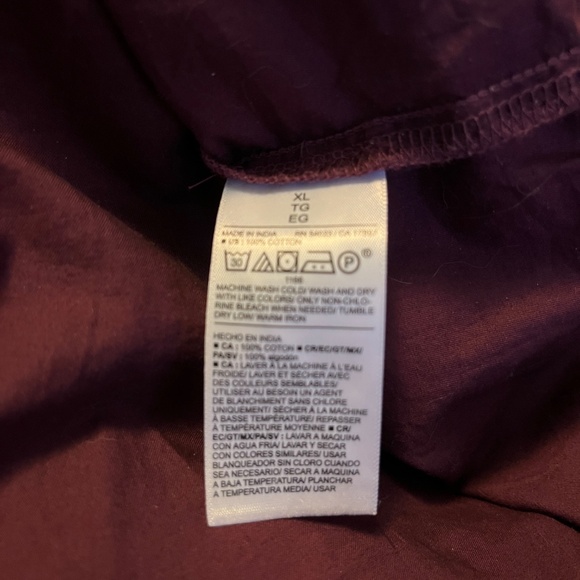 Old Navy 100% Cotton Boyfriend Shirt, Latge, Burgundy - Picture 7 of 7